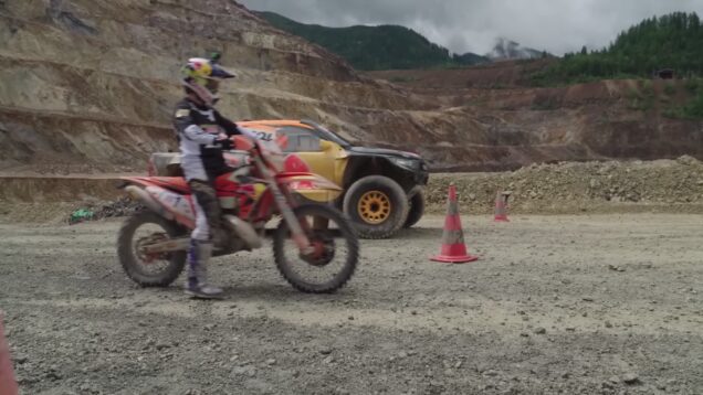 Off-Road Truck vs Dirt Bike Who wins_0.00.47.00