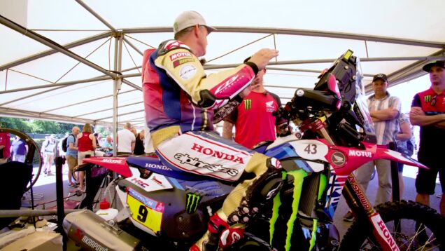 Legends meet at Goodwood When Ricky met John_0.00.42.00