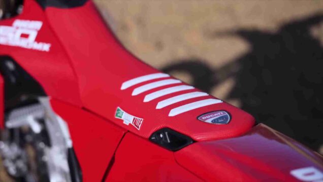 How to accessorize your new Desmo450 MX motocross bike with Ducati Performance Accessories_0.00.20.00