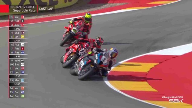 Toprak VS Bulega a thrilling last lap in Superpole Race 2025 AragonWorldSBK_0.02.20.00