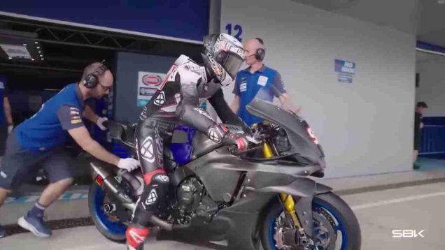DEBUT DAY! Xavi Vierge and Stefano Manzi with Yamaha 2025 WorldSBK_0.00.22.00