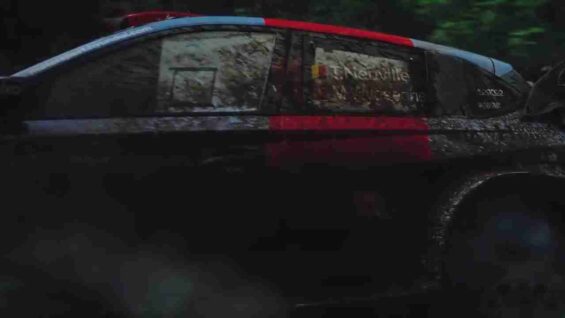 SOPRAVVIVERE AL SAFARI Il rally più folle di sempre _0.01.24.00