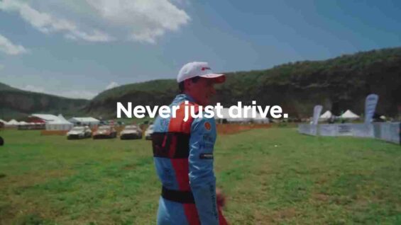 SOPRAVVIVERE AL SAFARI Il rally più folle di sempre _0.02.48.00